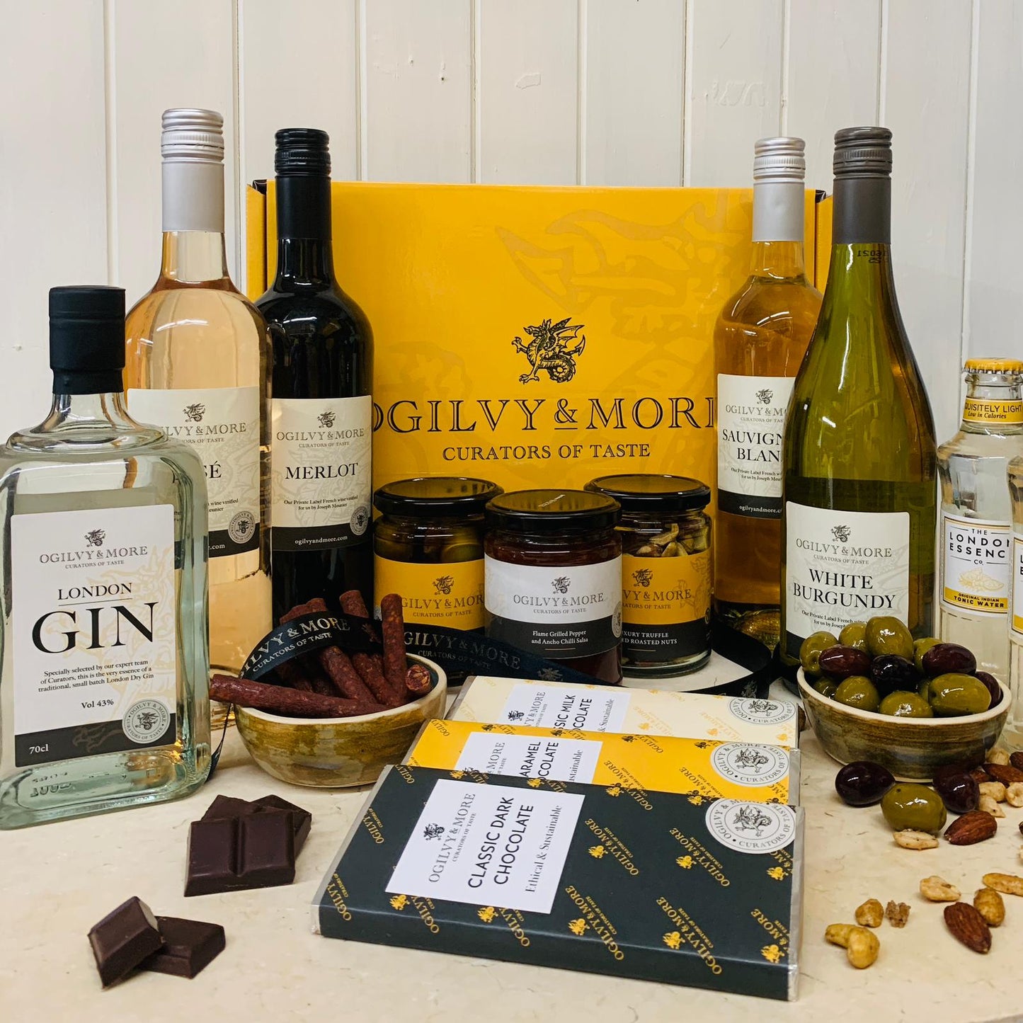 O&M Gin, Wine, Nibbles and Chocolate Hamper