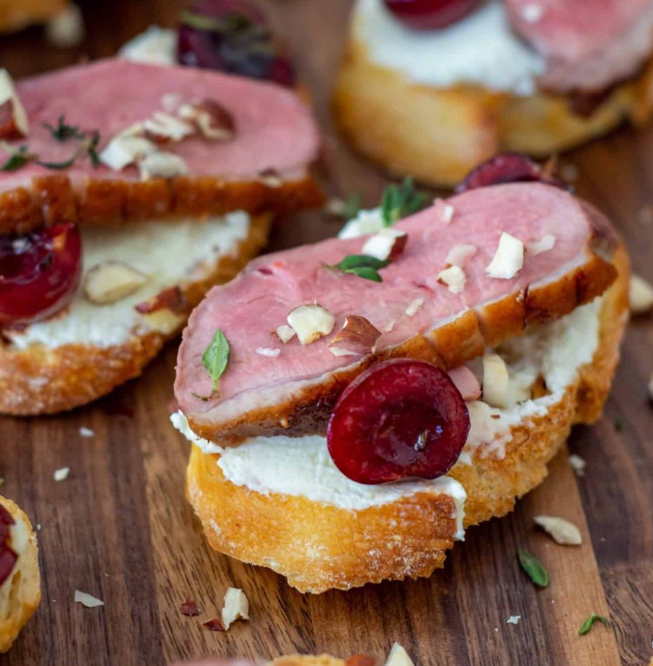 Smoked Duck with Cream Cheese and Cherries - 20 Pieces