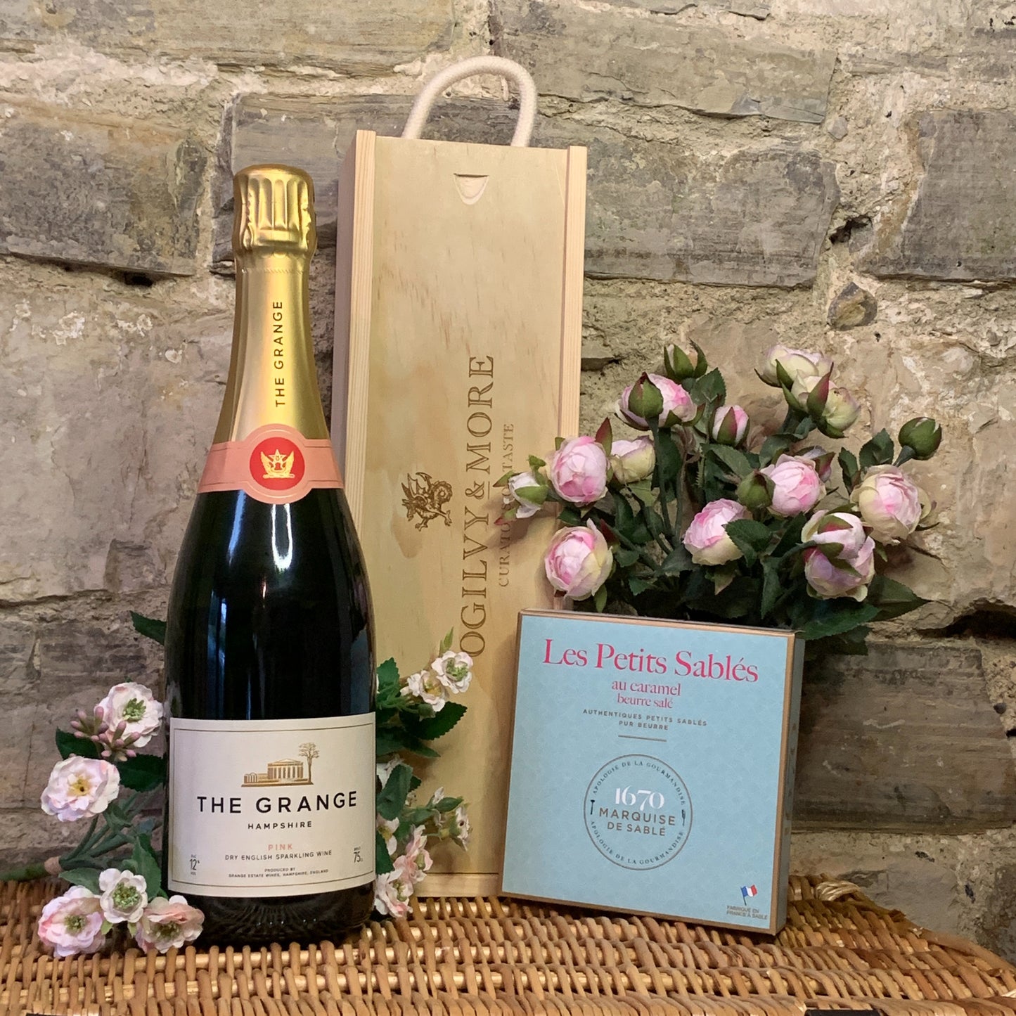 Grange Pink English Sparkling Wine and Biscuits