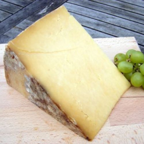 Montgomery Mature Cheddar 200g